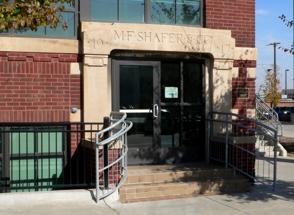 Shafer building SE entrance