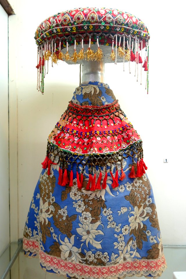 Shawl and headpiece, Khmer people - Museum of Vietnamese History - Ho Chi Minh City - DSC05789