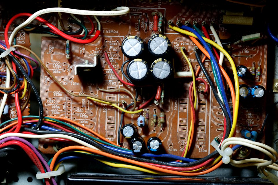 Sharp Optonica SA-2121H receiver replacement Nichicon KZ caps 02