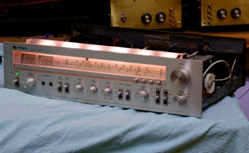 Sharp Optonica SA-2121H receiver on the bench 01 photo