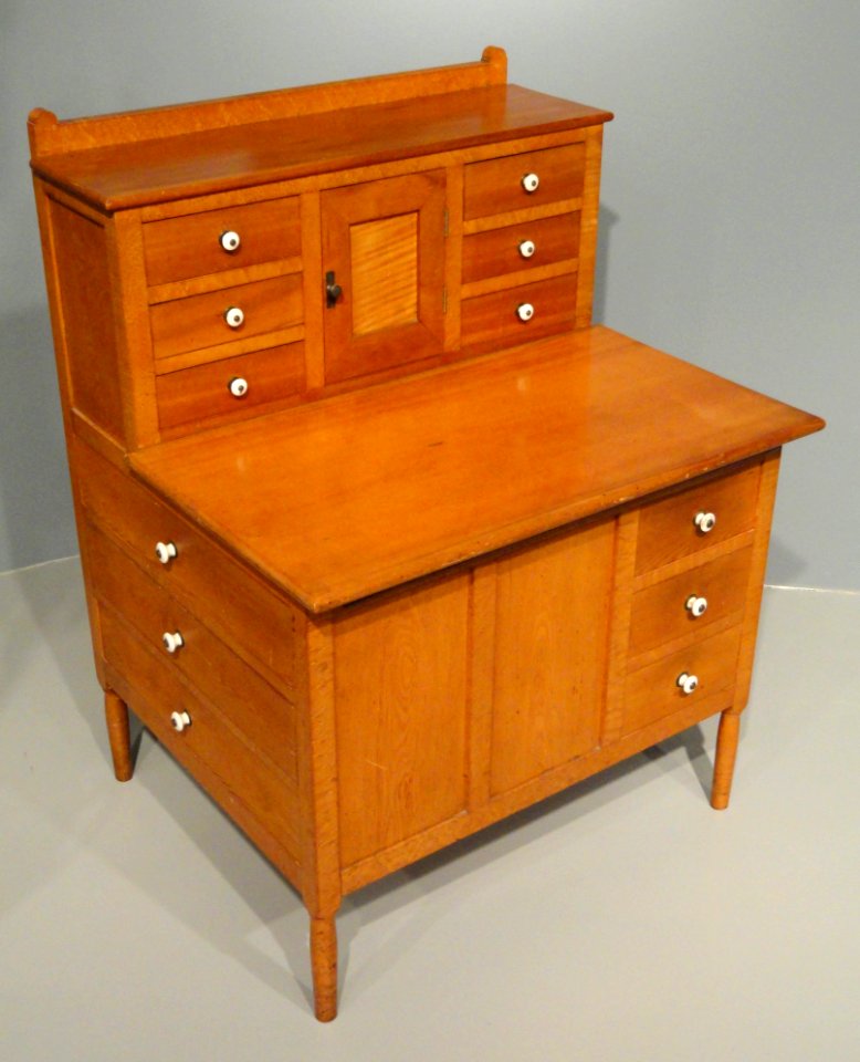 Sewing Desk, Shaker, 1860-1870, Canterbury or Enfield, New Hampshire, cherry, birch, ash, maple - Art Institute of Chicago - DSC09937