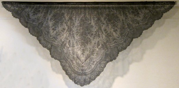 Shawl from France, late-19th century, Honolulu Museum of Art, 3855.1 photo