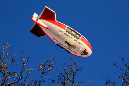 Flying drive float