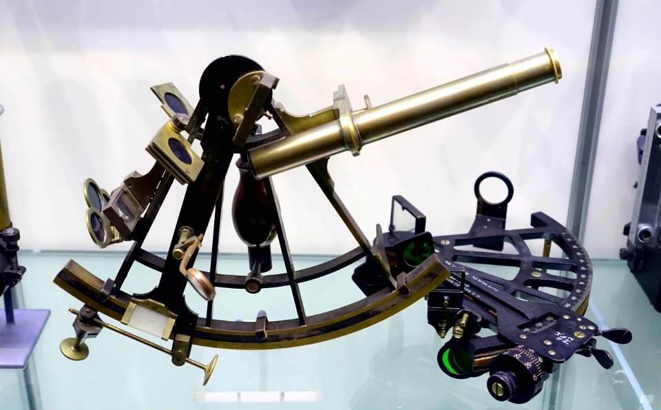 Sextant by E. & G. W. Blunt, New York, and Quadrant by David White Co. for the US Navy, c. 1930 - Museum of Science and Industry (Chicago) - DSC06418
