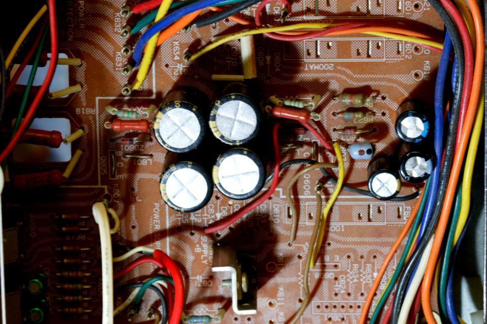 Sharp Optonica SA-2121H receiver replacement Nichicon KZ caps 01