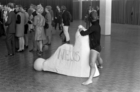 Sextant 1967 van NVSH in RAI. Het feest stond geheel in het teken van de neuzen, Bestanddeelnr 920-8015
