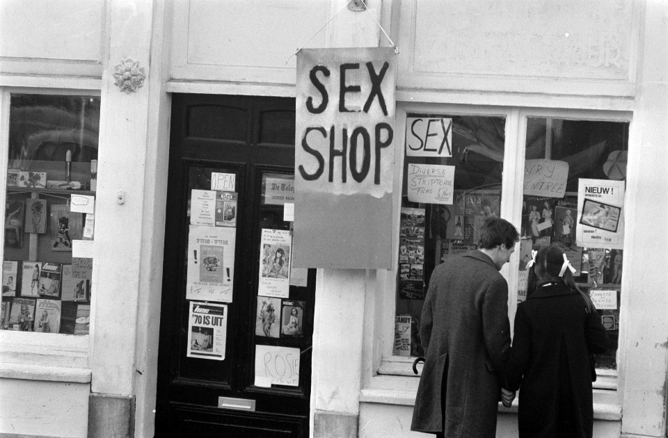 Sex-shop op Reguliersgracht Amsterdam. Exterieur, Bestanddeelnr 923-2461