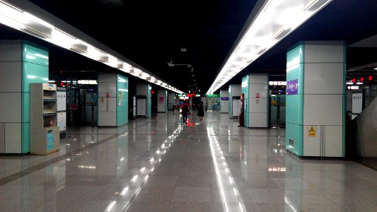 Shenzhen Metro Line 5 Changlingpi Sta Concourse photo