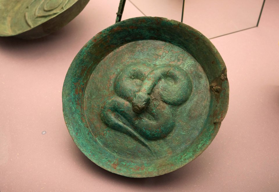 Shahdad ware bronze snake 01