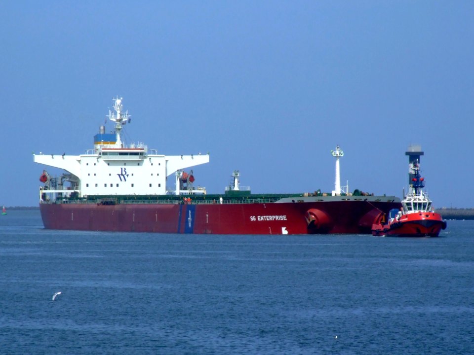 SG Enterprise p08 approaching Port of Rotterdam, Holland 20-May-2007