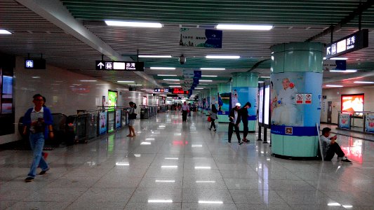 Shenzhen Metro Line 2&9 Jingtian Sta Concourse close to Line 2