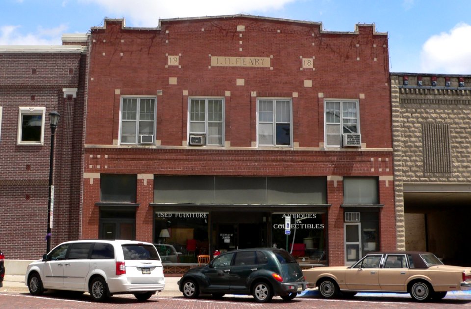 Seward, Nebraska E side 100s block S 5th 1