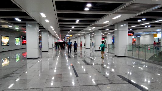 Shenzhen Metro Line 11 Houhai Sta Concourse