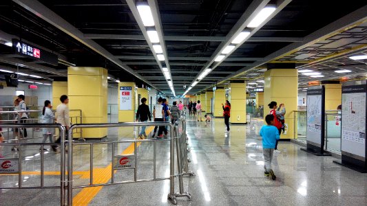 Shenzhen Metro Line 9 Shangmeilin Sta Concourse
