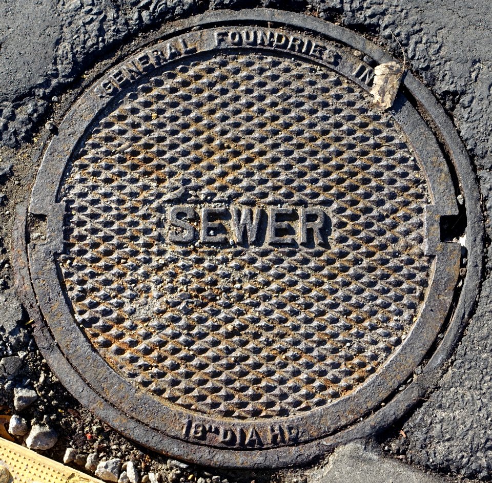 Sewer General Foundries Inc, 18 inch DIA HD - Arlington, MA -DSC03460