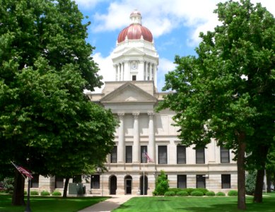 Seward County, Nebraska courthouse from S 1