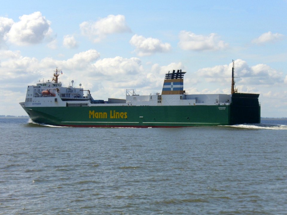 Ship Estraden 2012-07-22 (2)b