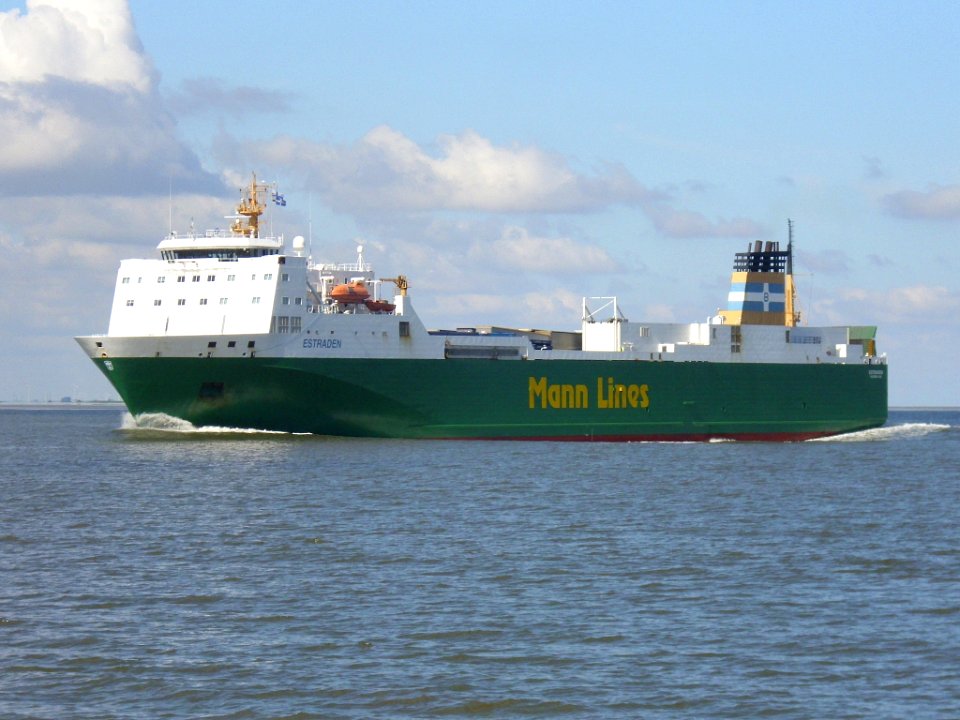Ship Estraden 2012-07-22 (1)
