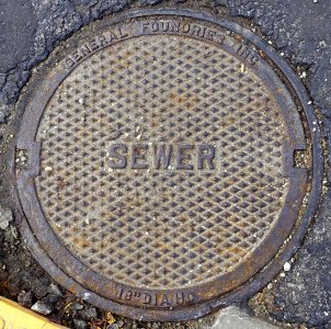 Sewer, General Foundries Inc, 18 inch DIA HD - Arlington, MA - DSC05757