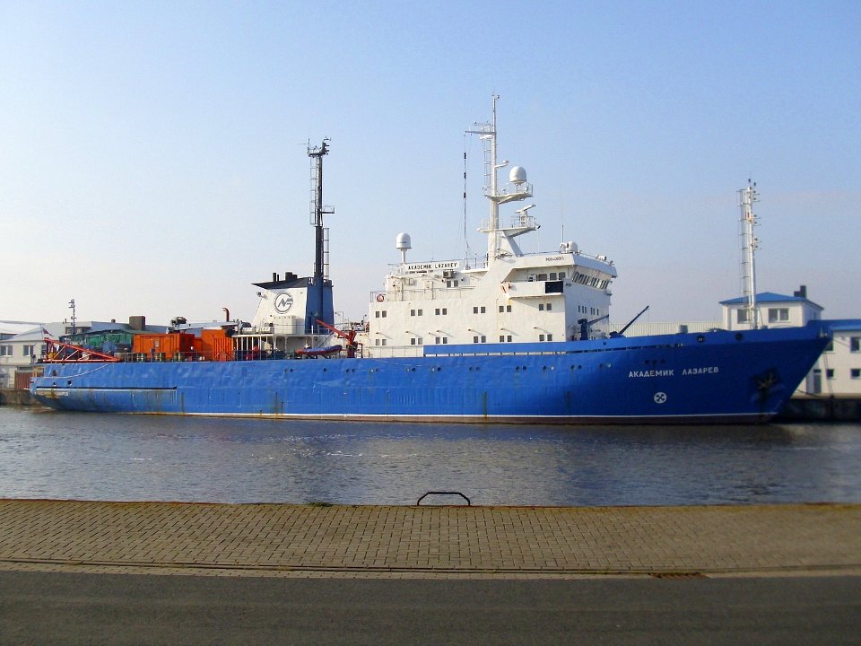 Ship Akademik Lazarev (2)