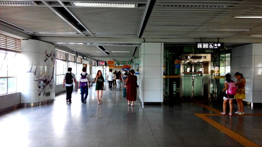 Shenzhen Metro Line 3 Jixiang Sta Concourse