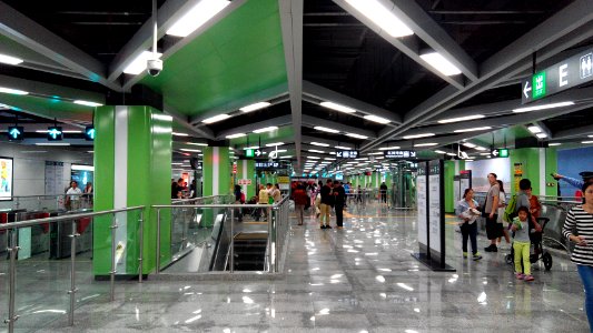 Shenzhen Metro Line 9 Shenzhen Bay Park Sta Concourse photo
