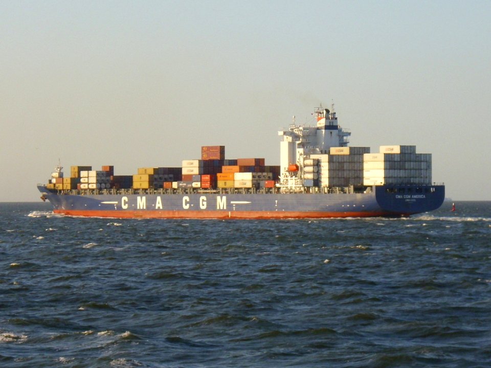 Ship CMA CGM America (2)