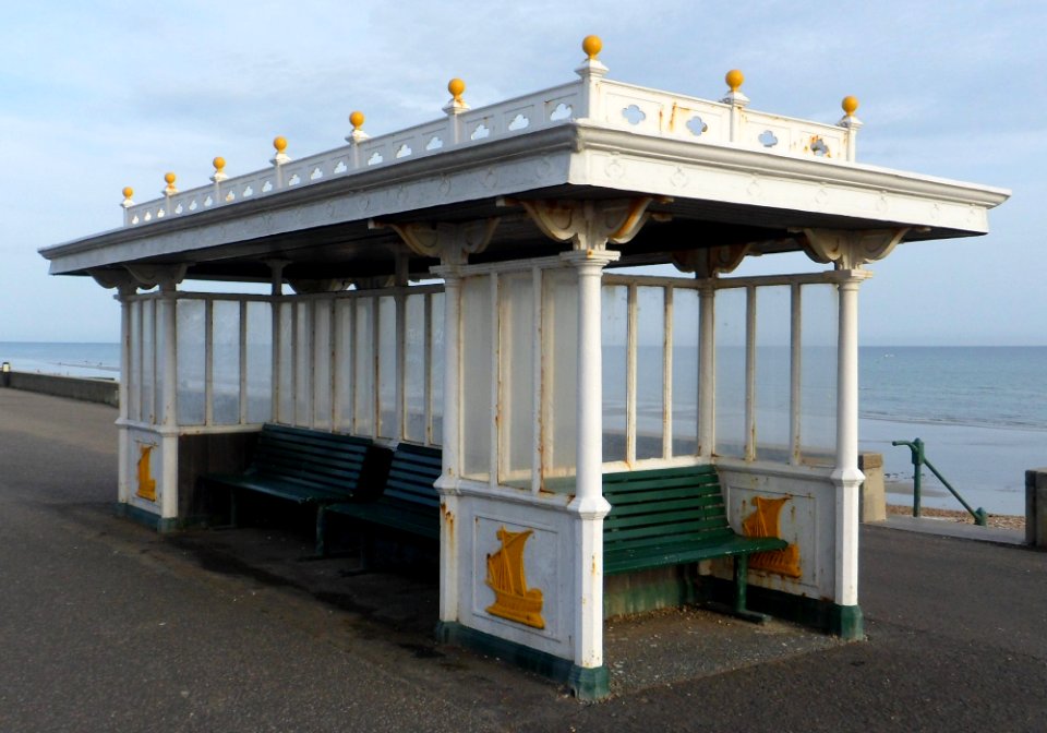 Shelter at Western Esplanade, Hove (south of Berriedale Avenue) (NHLE Code 1292365) (August 2013) (2)