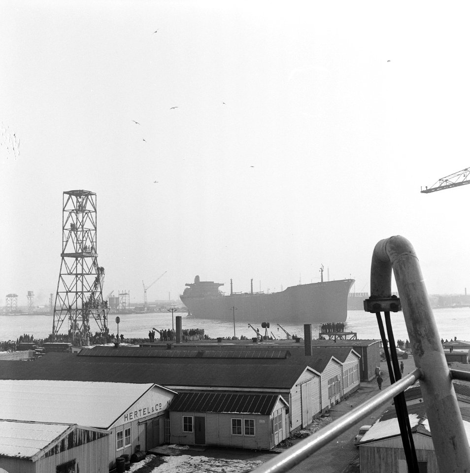 Shell-tanker Diadema van stapel bij Wilton Fijenoord, 24.000 ton (grootste die d, Bestanddeelnr 918-8122