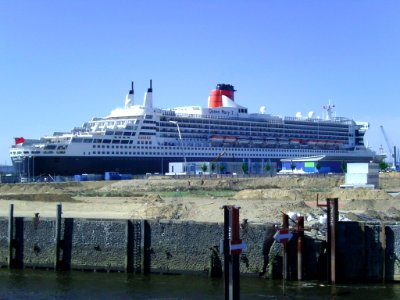 Ship Queen Mary 2011-05-08 (2)