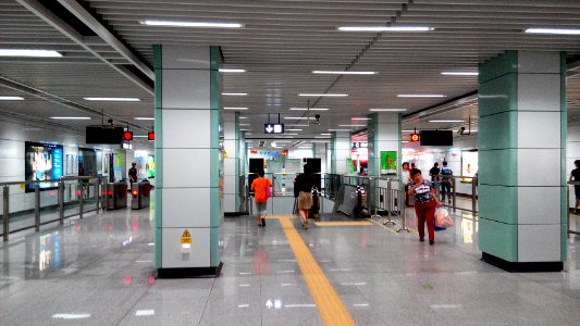 Shenzhen Metro Line 3 Shixia Sta Concourse