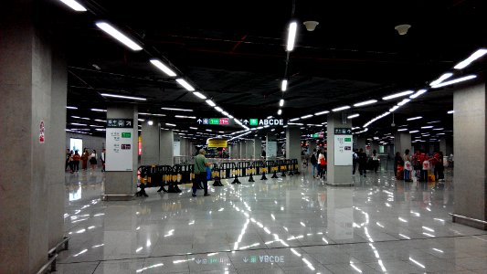 Shenzhen Metro Line 7&9 Chegongmiao Sta Concourse facing 1&11 photo