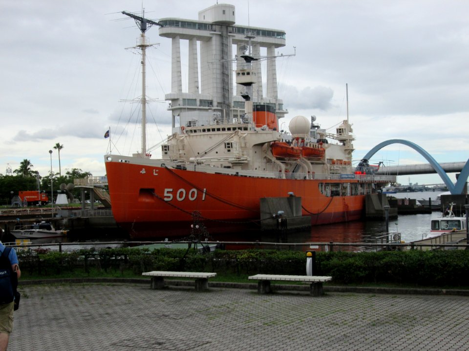 Ship near Port of Nagoya Public Aquarium 1