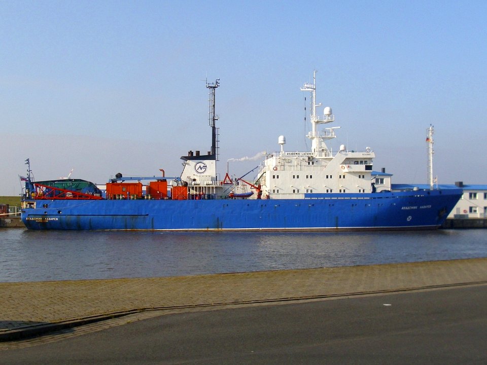 Ship Akademik Lazarev (3)