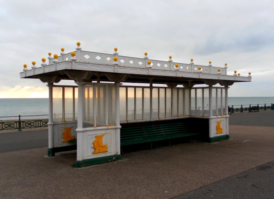 Shelter at King's Esplanade (near Waterloo Street), Hove (NHLE Code 1187563) (January 2012)
