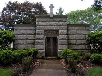 Shepherds’ Rest Mausoleum, Calvary Cemetery, 2015-06-20, 01
