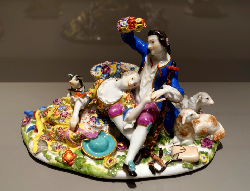 Shepherd lovers, Johann Joachim Kaendler, Meissen Porcelain Factory, 1740-1744, hard-paste porcelain - Wadsworth Atheneum - Hartford, CT - DSC05168