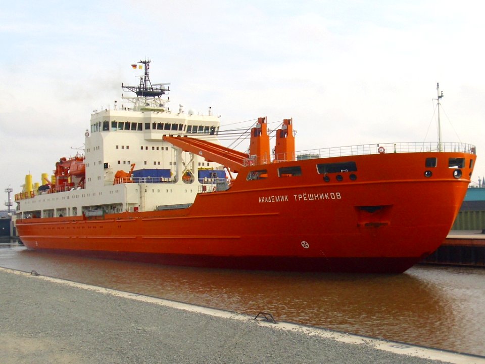 Ship Akademik Tryoshnikov (2)