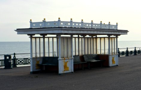 Shelter at Western Esplanade, Hove (south of Hove Lagoon) (NHLE Code 1187598) (August 2013) (2)