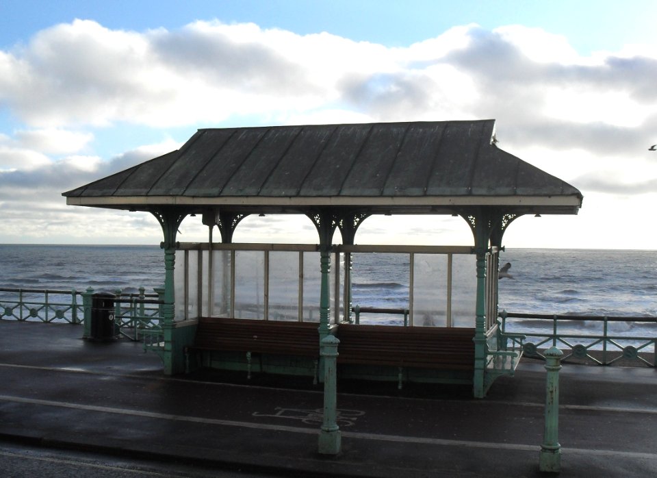 Shelter opposite Ship Street, King's Road, Brighton (NHLE Code 1381650) (December 2010)