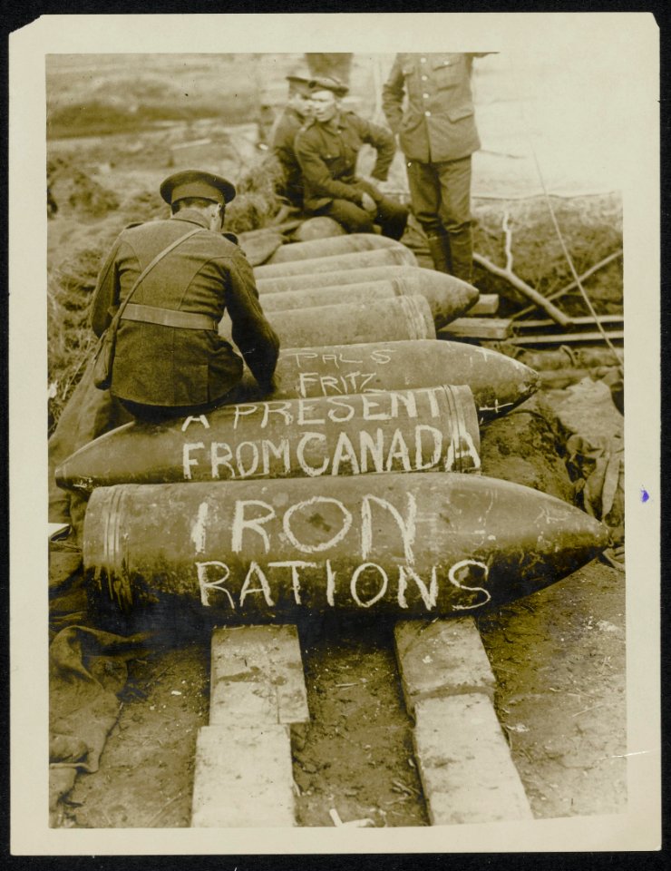 Shells of fifteen inches as a very unwelcome present from Canada to Germany, Bestanddeelnr 158-0731