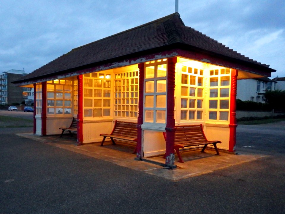 Shelter, East Parade (opp Lionel Road), Bexhill (night)