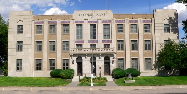 Sherman County, Kansas courthouse from W 1