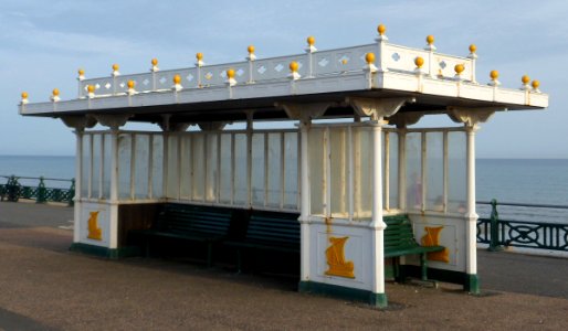 Shelter at Western Esplanade, Hove (south of Hove Lagoon) (NHLE Code 1187598) (August 2013) (1)