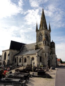 Sissonne (Aisne) Église Saint-Martin et cimetière (02)