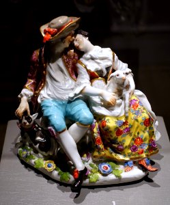 Shepherd lovers, Johann Joachim Kaendler, Meissen Porcelain Factory, c. 1738, hard-paste porcelain - Wadsworth Atheneum - Hartford, CT - DSC05190