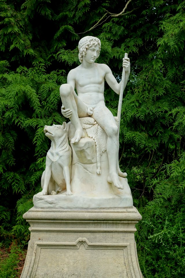 Shepherd boy with his dog, by Bertel Thorvaldsen, 1817-1844, view 2 - Waddesdon Manor - Buckinghamshire, England - DSC07567