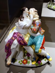 Shepherd lovers, Johann Joachim Kaendler, Meissen Porcelain Factory, c. 1740, hard-paste porcelain - Wadsworth Atheneum - Hartford, CT - DSC05194