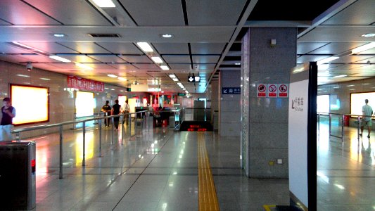 Shenzhen Metro Line 1 Xiangmihu Sta Concourse
