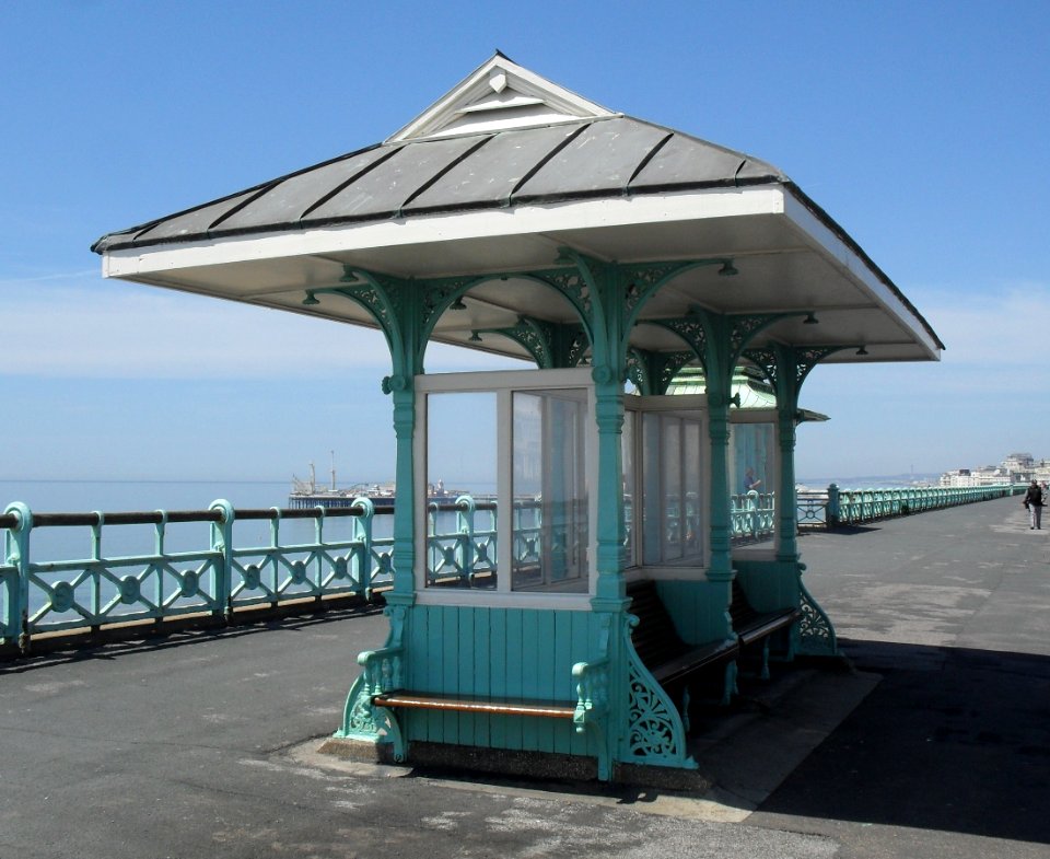 Shelter opposite Marine Square, Marine Parade, Brighton (NHLE Code 1381757) (June 2010)